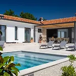 Gala Villa Kringa