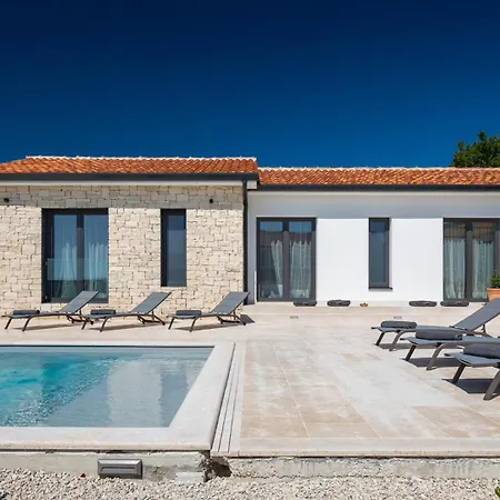 Gala Villa *